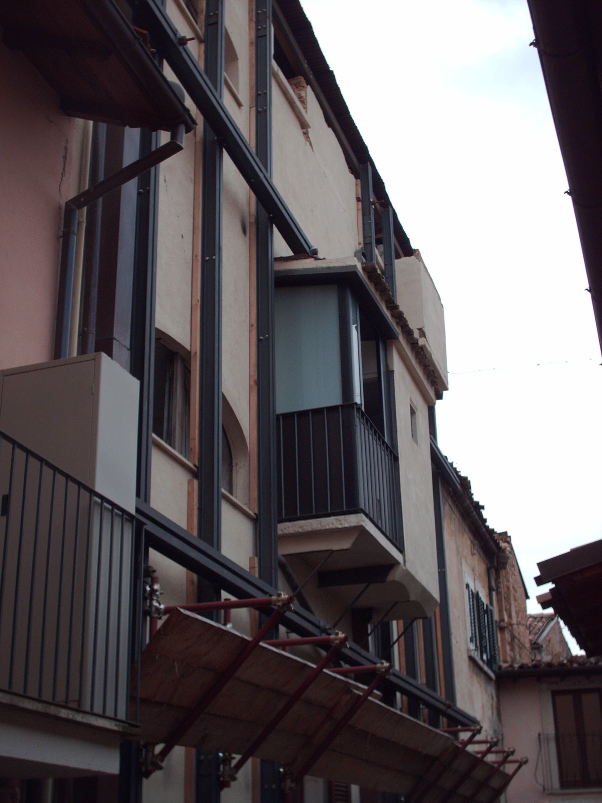 Messa in sicurezza di edifici danneggiati dal sisma